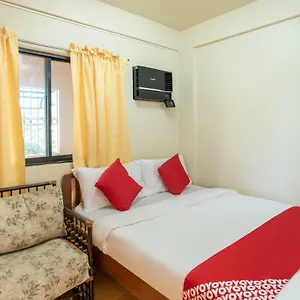 2* Hotel Conrado's Apartelle